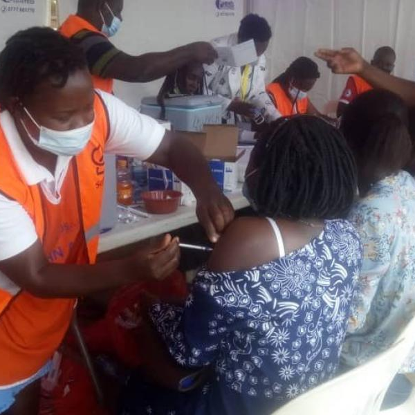 People getting vaccinated at Bulange-Mengo